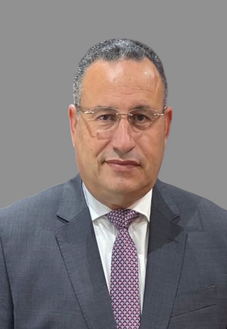 الأستاذ الدكتور/ عبد العزيز قنصوة - رئيسًا 